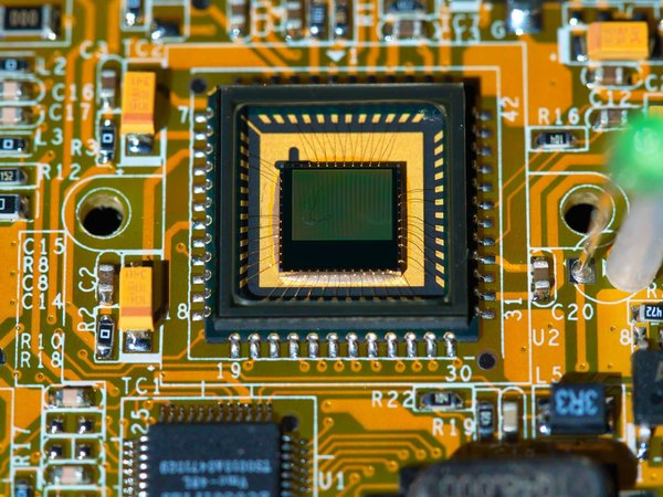 How Can Advanced Sensors in Smartphones Enhance Context-Aware Computing?